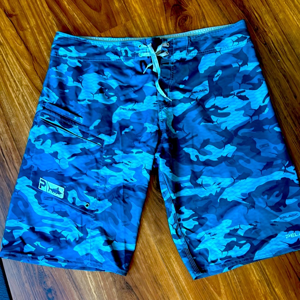 Men’s Pelagic board shorts, size 36 guc